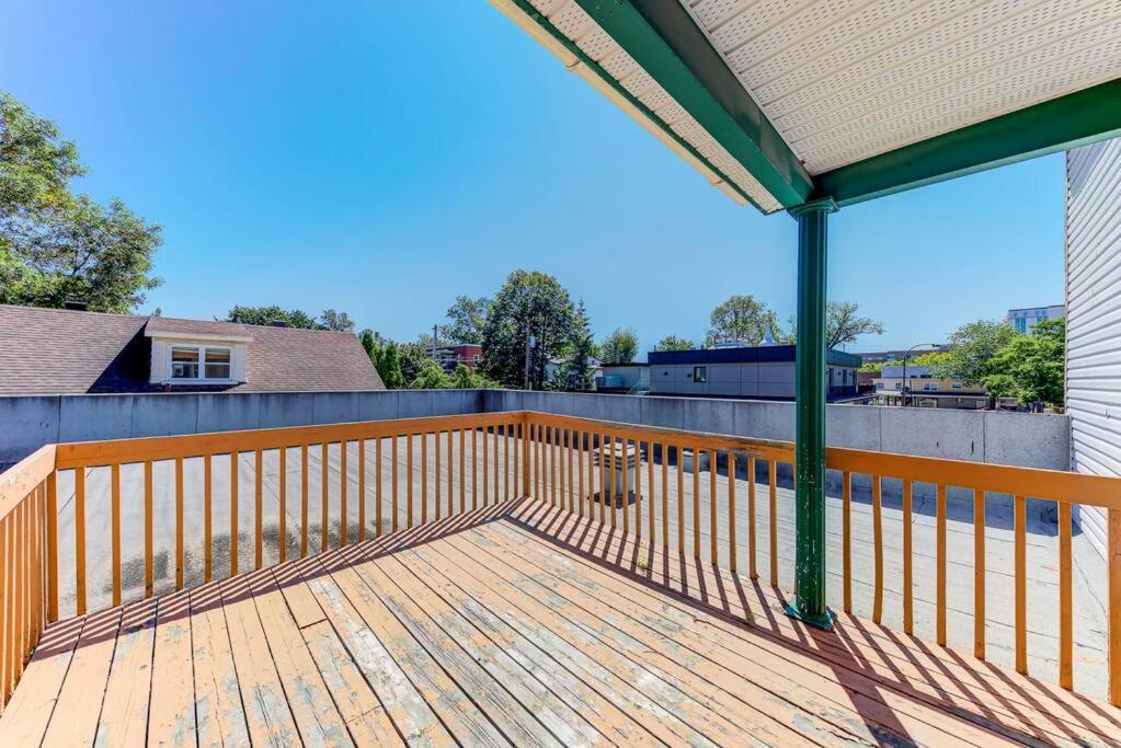 The 1810 - Spacious With Balcony - North Of Quebec Exterior photo